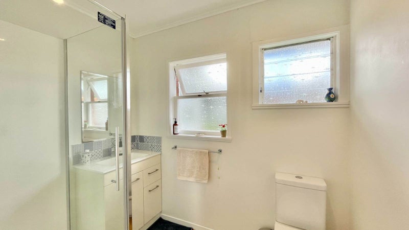 1/28 Bute Road, Browns Bay, Auckland - Carousel 16