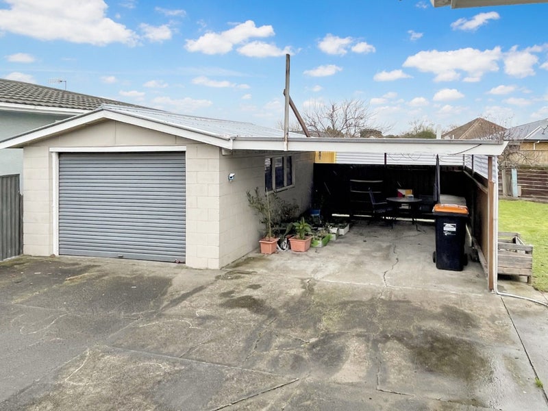 8 Woburn Place, Takaro, Palmerston North - Carousel 13