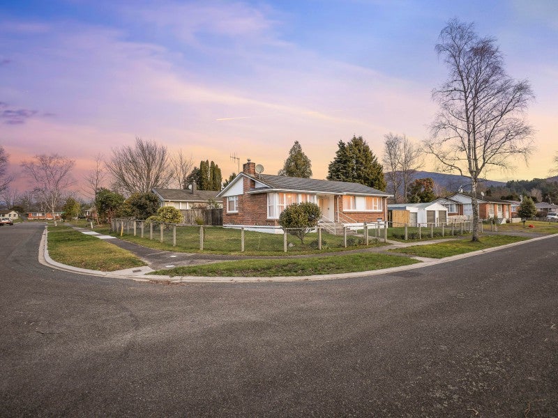 1 Te Wharekaihua Grove, Turangi - Carousel 2