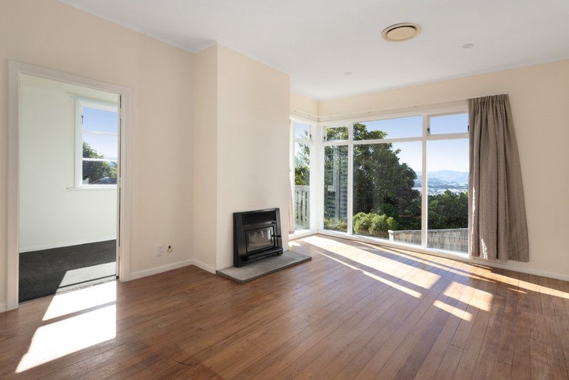 31 Sidlaw Street, Strathmore Park, Wellington - Carousel 2