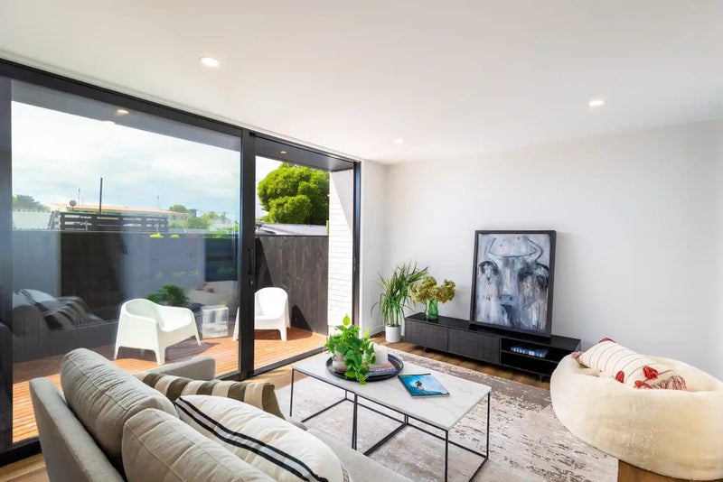 2/141 Oram Avenue, New Brighton, Christchurch - Carousel 1