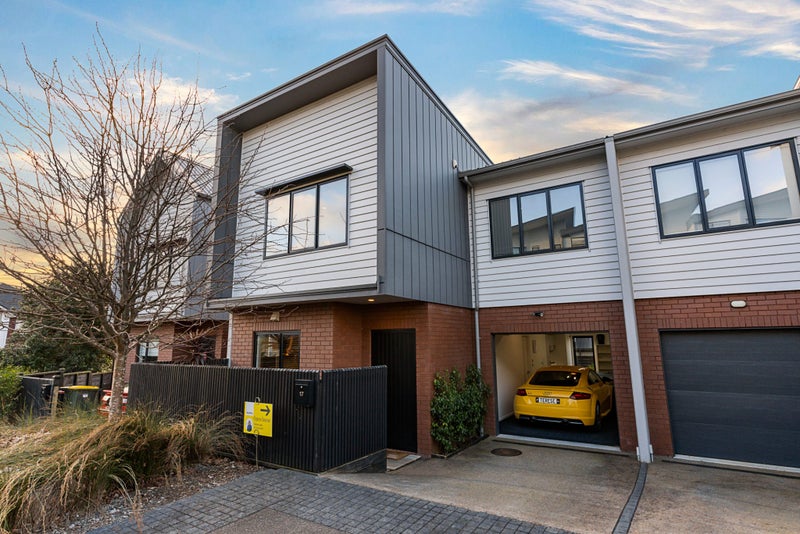 17 Moki Place, Long Bay, Auckland - Carousel 21