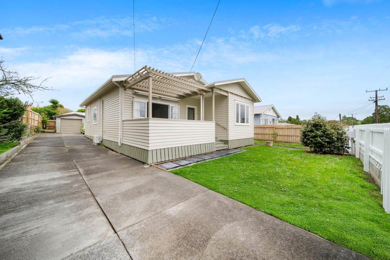 59 Brandon Road, Glen Eden, Auckland - Carousel 1