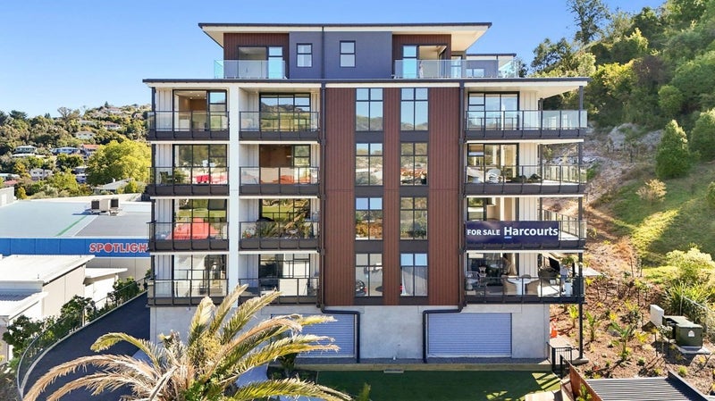 71 Beach Haven Road, Beach Haven, Auckland - Carousel 1