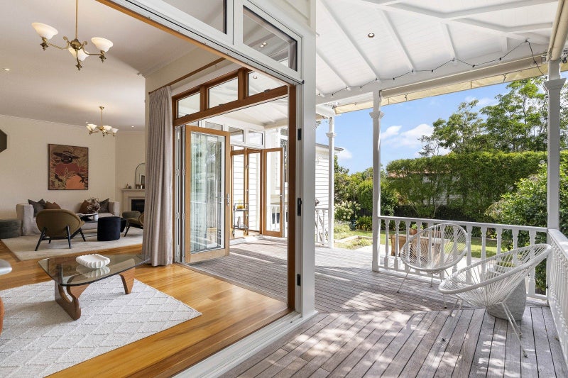 32 Clarence Road, Northcote Point, Auckland - Carousel 1