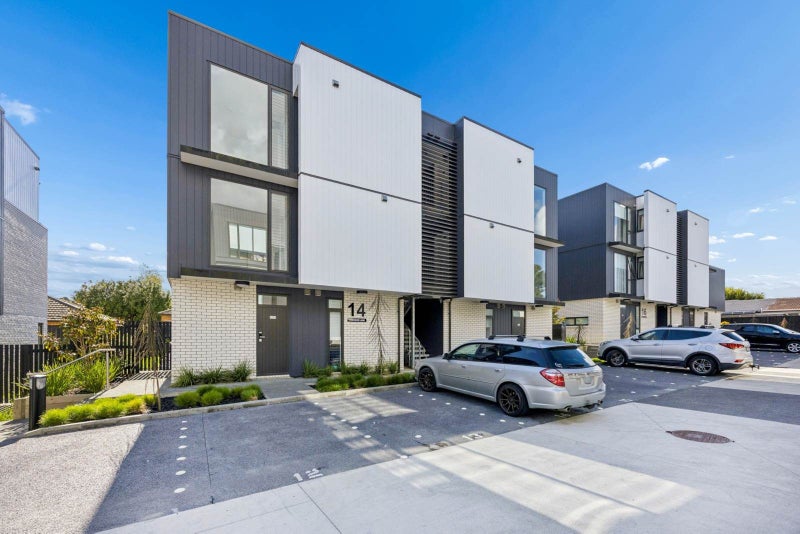 3/14 Treasure Lane, TE ATATU SOUTH, AUCKLAND - Carousel 1
