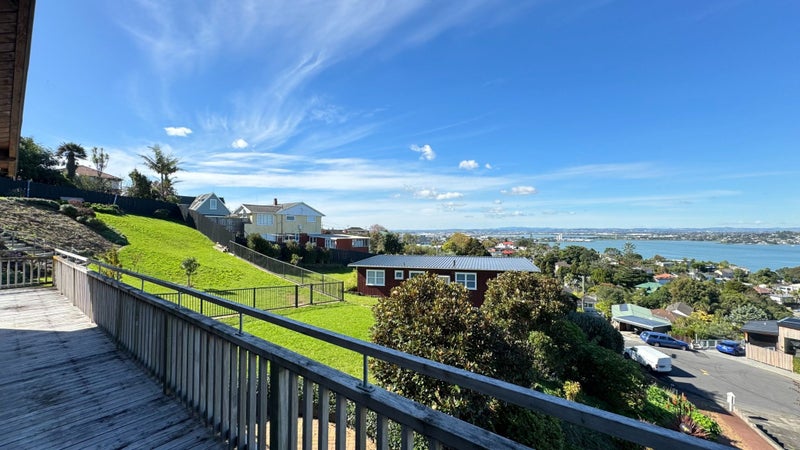 7 Viking Avenue, Hillsborough, Auckland - Carousel 1