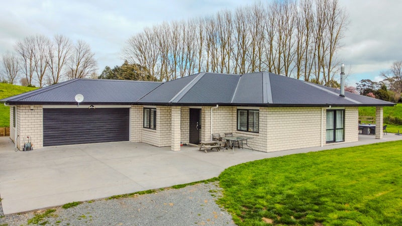 364 Waikeria Road, Kihikihi, Te Awamutu - Carousel 1