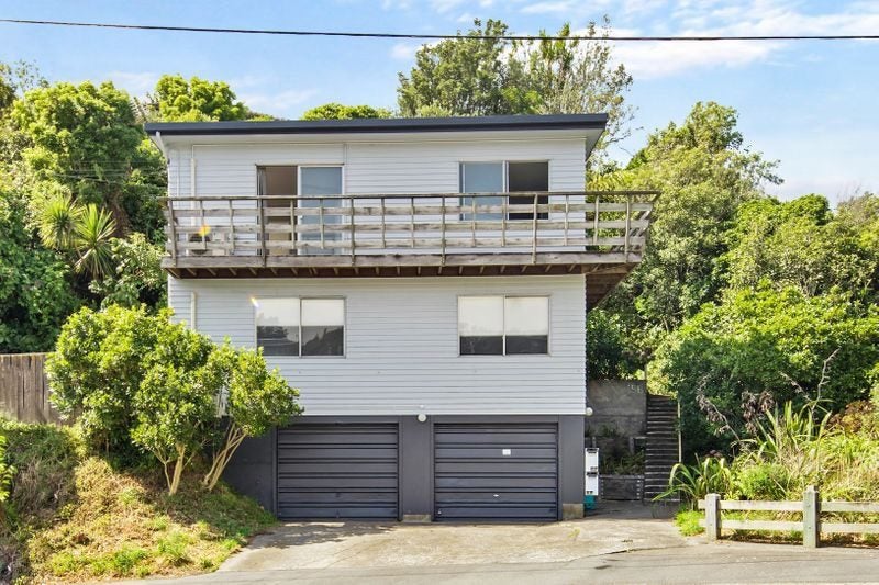 2/15 Wakely Road, Newlands, Wellington - Carousel 1