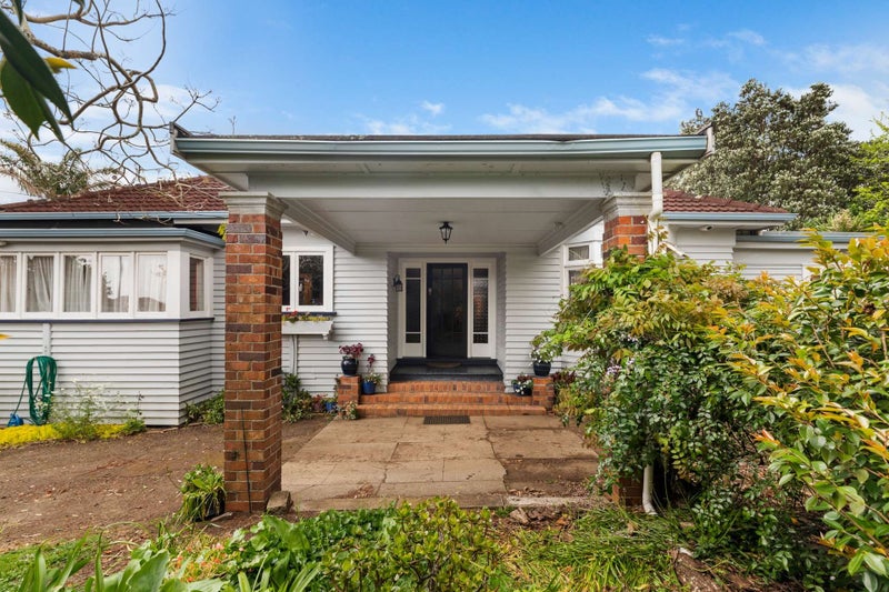 36 Onewa Road, Northcote Point, Auckland - Carousel 1