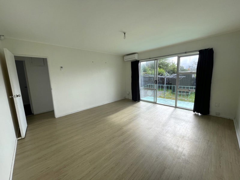 2/102 Lynwood Road, New Lynn, Auckland - Carousel 2