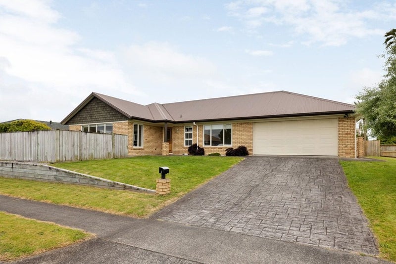 2 Maahutaupeke Place, St Andrews, Hamilton - Carousel 1