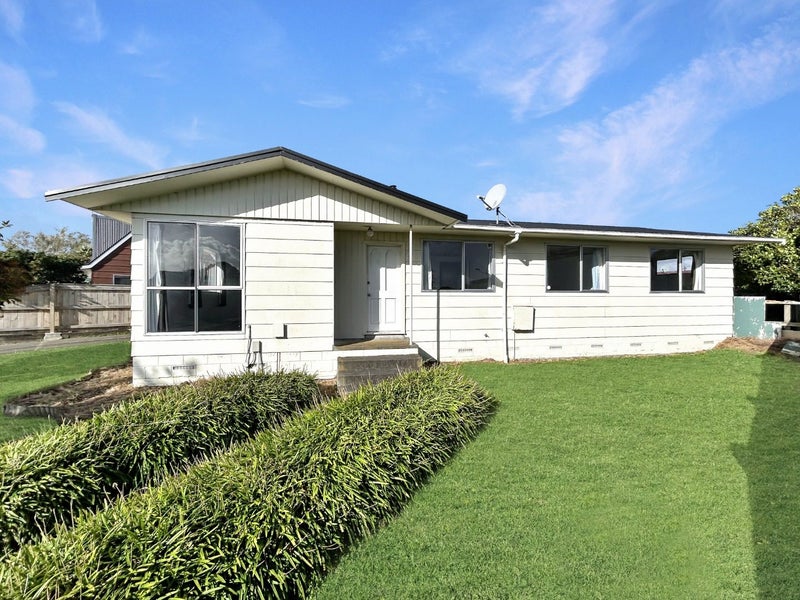 48 Rhodes Drive, Kelvin Grove, Palmerston North - Carousel 1