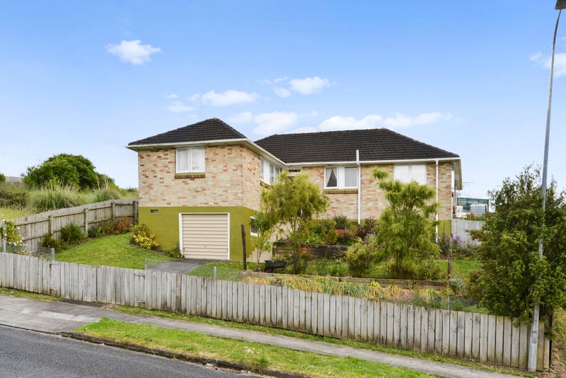 45 Te Wheoro Street, MEREMERE, MERCER - Carousel 1