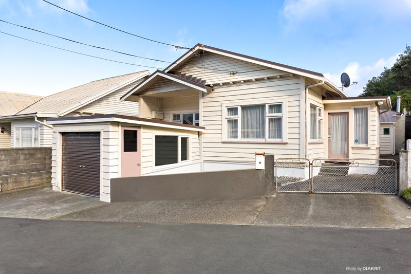 36 Brighton Street, Island Bay, Wellington - Carousel 1