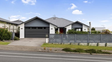 330 Lakes Boulevard, Pyes Pa, Tauranga - Carousel 1