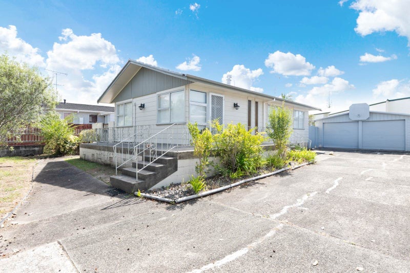 9 Salamanca Road, Sunnynook, Auckland - Carousel 11
