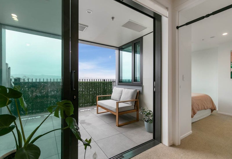 209/8 Waikumete Road, Glen Eden, Auckland - Carousel 2