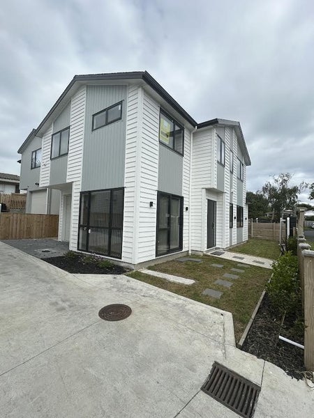16C Balgowan Terrace, Conifer Grove, Takanini - Carousel 13