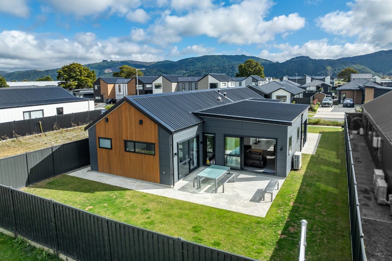 15 Cynisca Crescent, Wallaceville, Upper Hutt - Carousel 32
