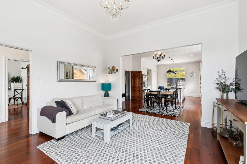 31 Liffey Street, Island Bay, Wellington - Carousel 2