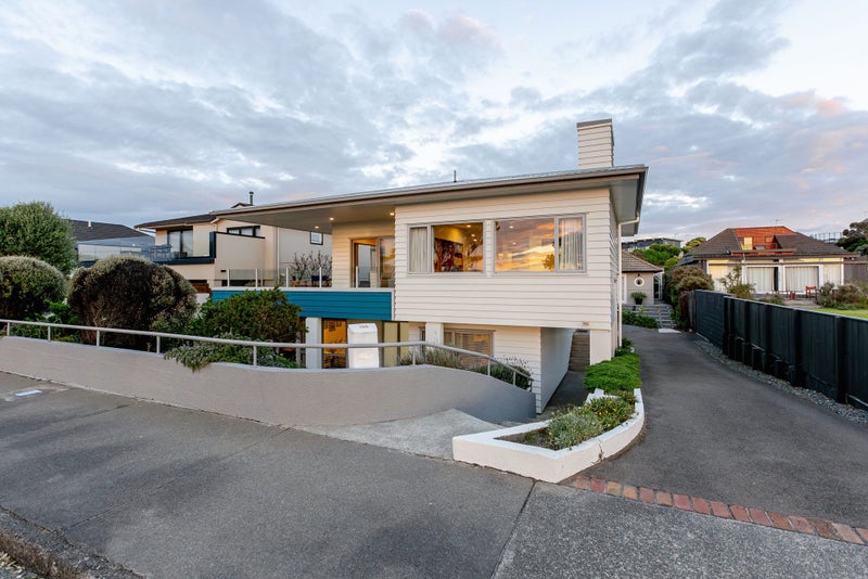 100 Marine Parade, Paraparaumu Beach, Paraparaumu - Carousel 2