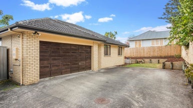 13A Blacklock Avenue, Henderson, Auckland - Carousel 1