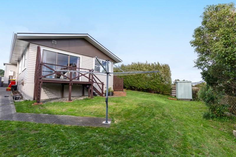 33 Lynda Avenue, Paparangi, Wellington - Carousel 18