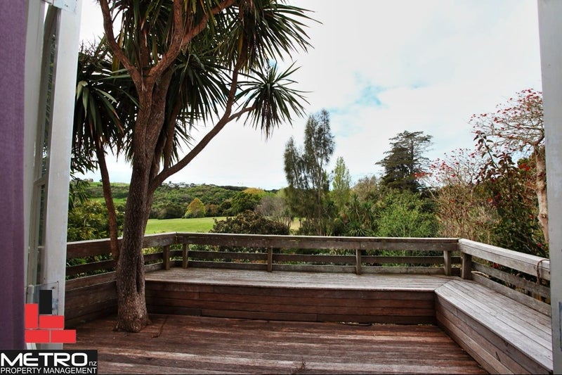 37 Tahapa Crescent, Meadowbank, Auckland - Carousel 1