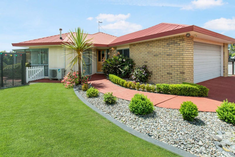 6 Henley Court, Highbury, Palmerston North - Carousel 1