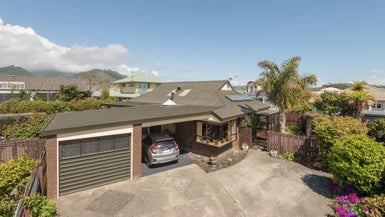 6/6 Majestic Way, The Wood, Nelson - Carousel 1