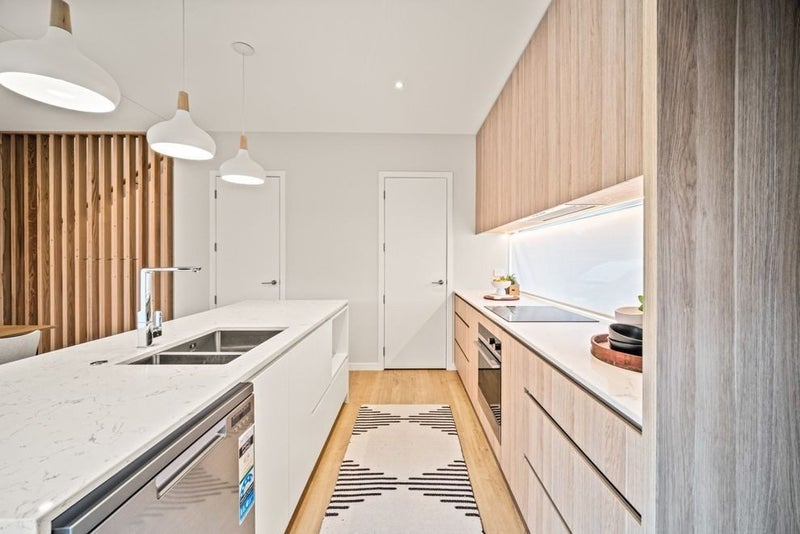 9D De Luen Street, Point Chevalier, Auckland - Carousel 1