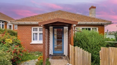 16 Gilmore Street, Wakari, Dunedin - Carousel 1