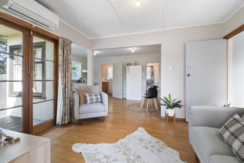 4 Keeling Street, West End, Palmerston North - Carousel 2