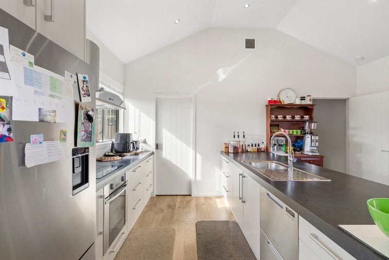 1 McIvor Lane, Lake Hayes, Queenstown - Carousel 2