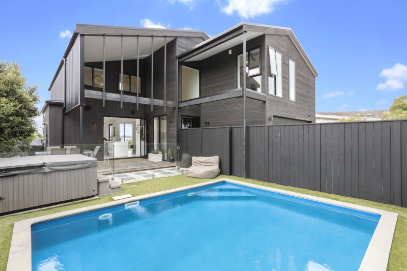 25 Waimana Avenue, Northcote Point, Auckland - Carousel 1