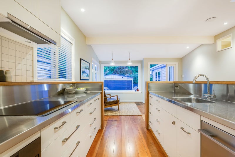 73 Oroua Street, Eastbourne, Lower Hutt - Carousel 2