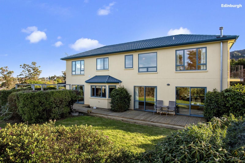 6 Joshua Place, Helensburgh, Dunedin - Carousel 1