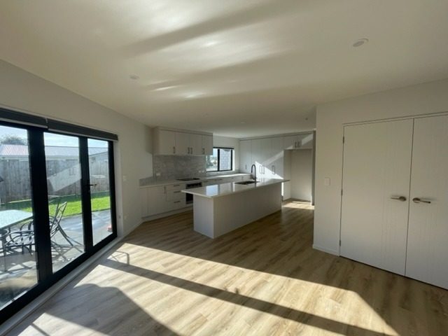 22 Vincent Street, Howick, Auckland - Carousel 2