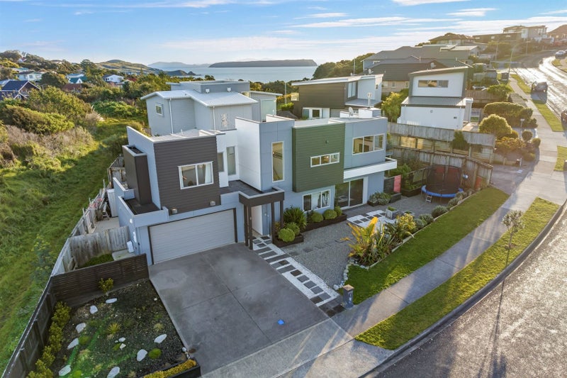 3 Mo Street, Camborne, Porirua - Carousel 1