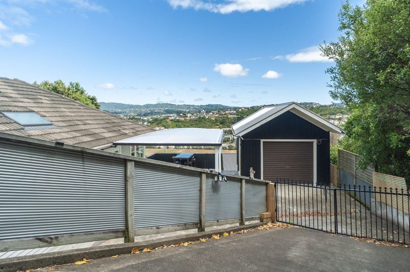 49 Nevay Road, Miramar, Wellington - Carousel 24