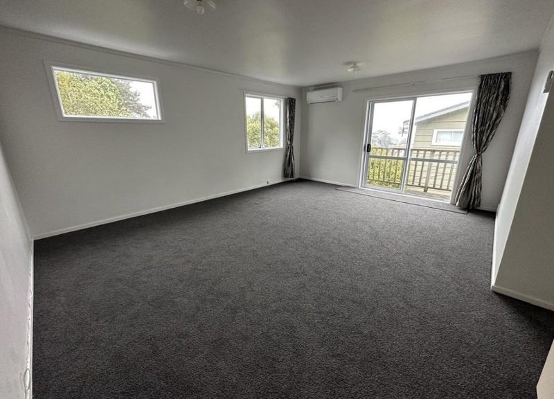 31B Omega Street, Newlands, Wellington - Carousel 2