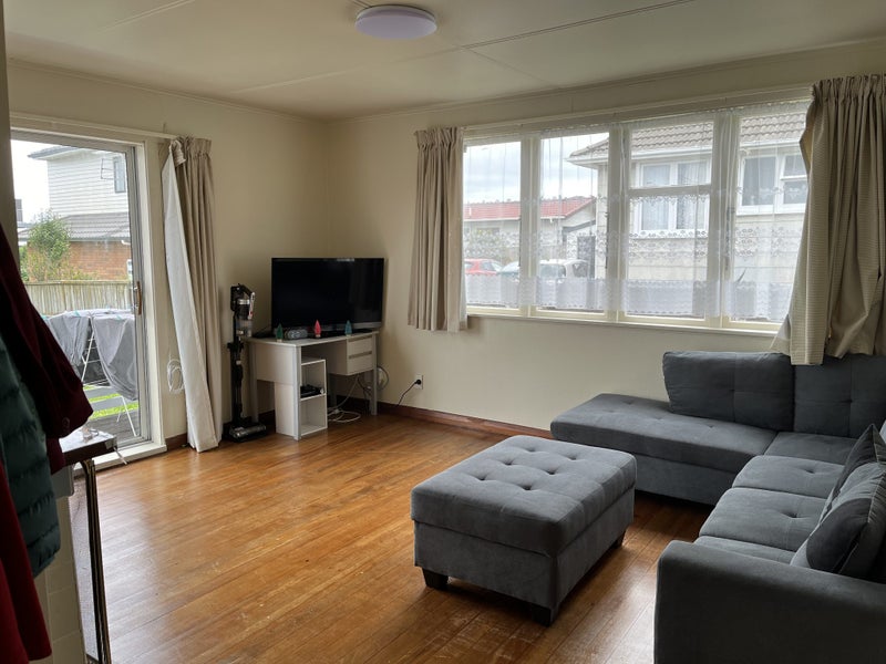 97 Hillsborough Road, Hillsborough, Auckland - Carousel 2