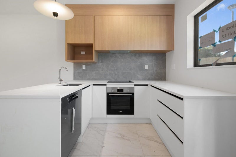 27 Tokarewa Close, Mount Wellington, Auckland - Carousel 1