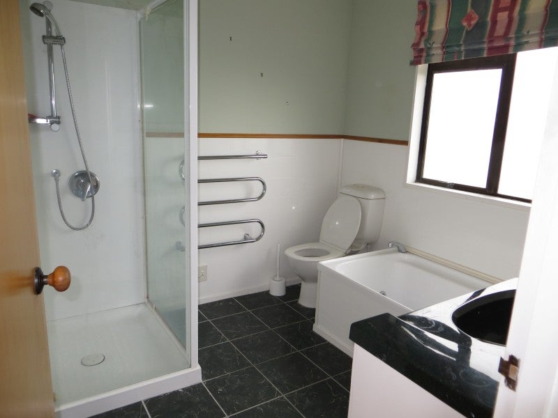 20 Wood Street, Takaro, Palmerston North - Carousel 2