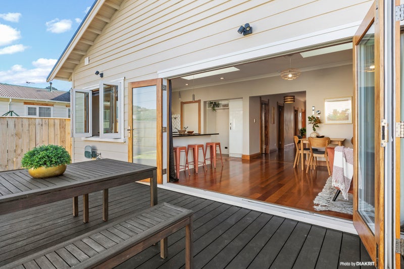 74 Endeavour Street, Lyall Bay, Wellington - Carousel 2