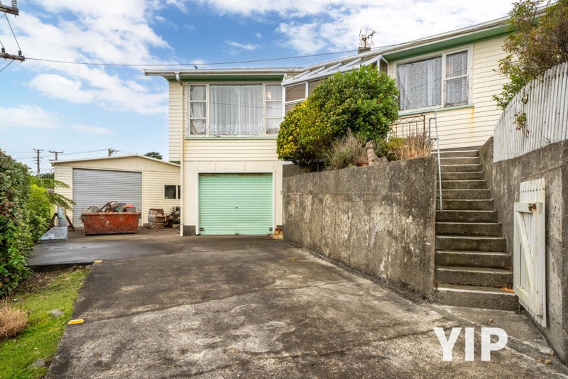 1 Turville Crescent, Newlands, Wellington - Carousel 2