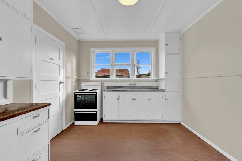 42 Pitcairn Crescent, Bryndwr, Christchurch - Carousel 2