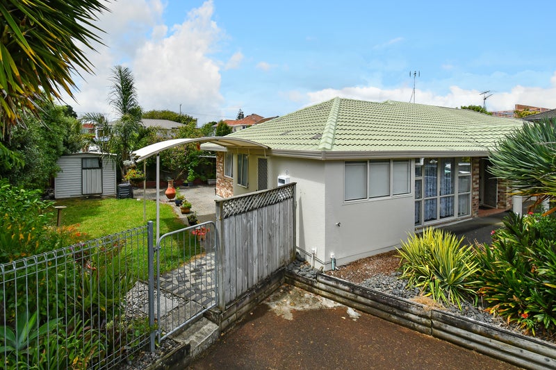 2/7 Saints Court, Manurewa, Auckland - Carousel 13