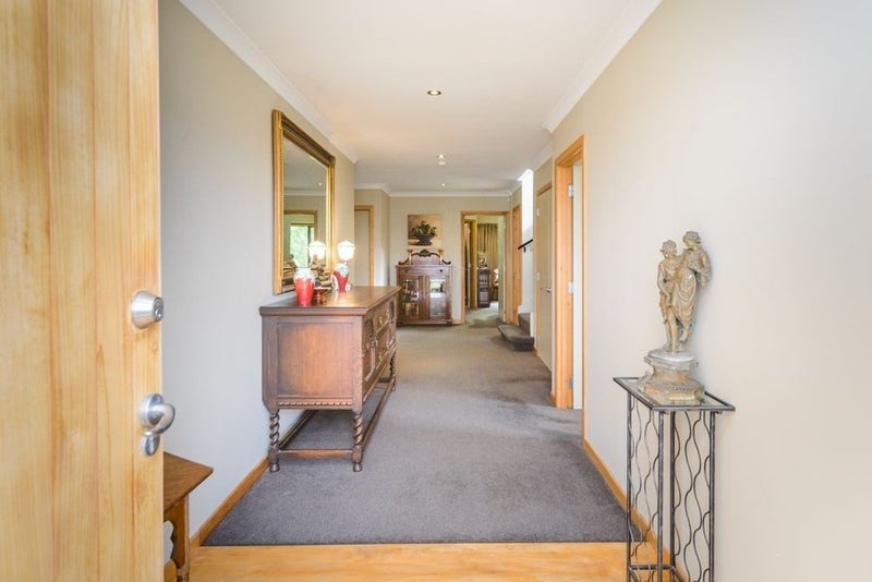 56 Ruapehu Drive, Fitzherbert, Palmerston North - Carousel 2